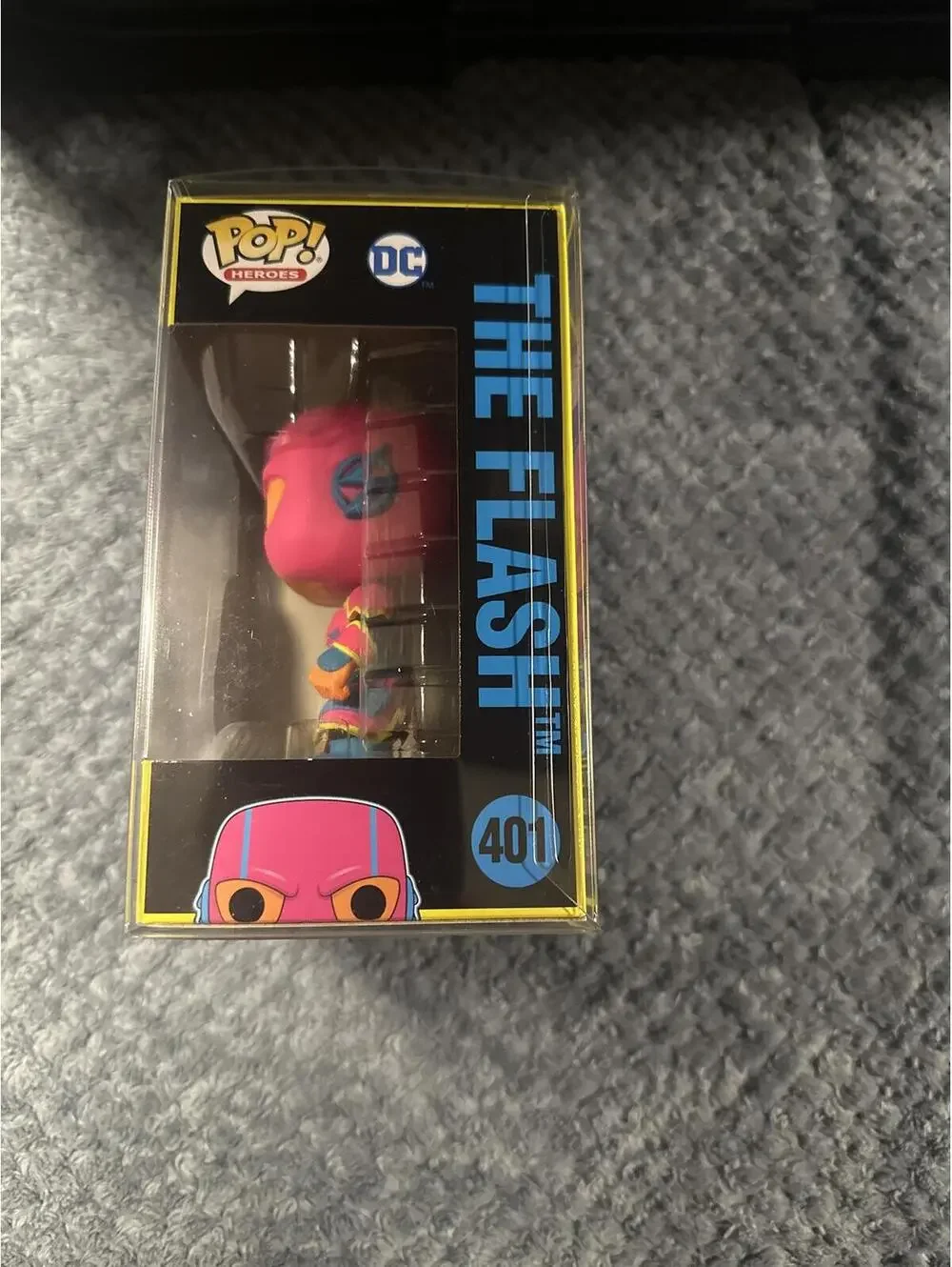 Funko Pop! Heroes DC The Flash Vinyl Figure #401 - Picture 2 of 4